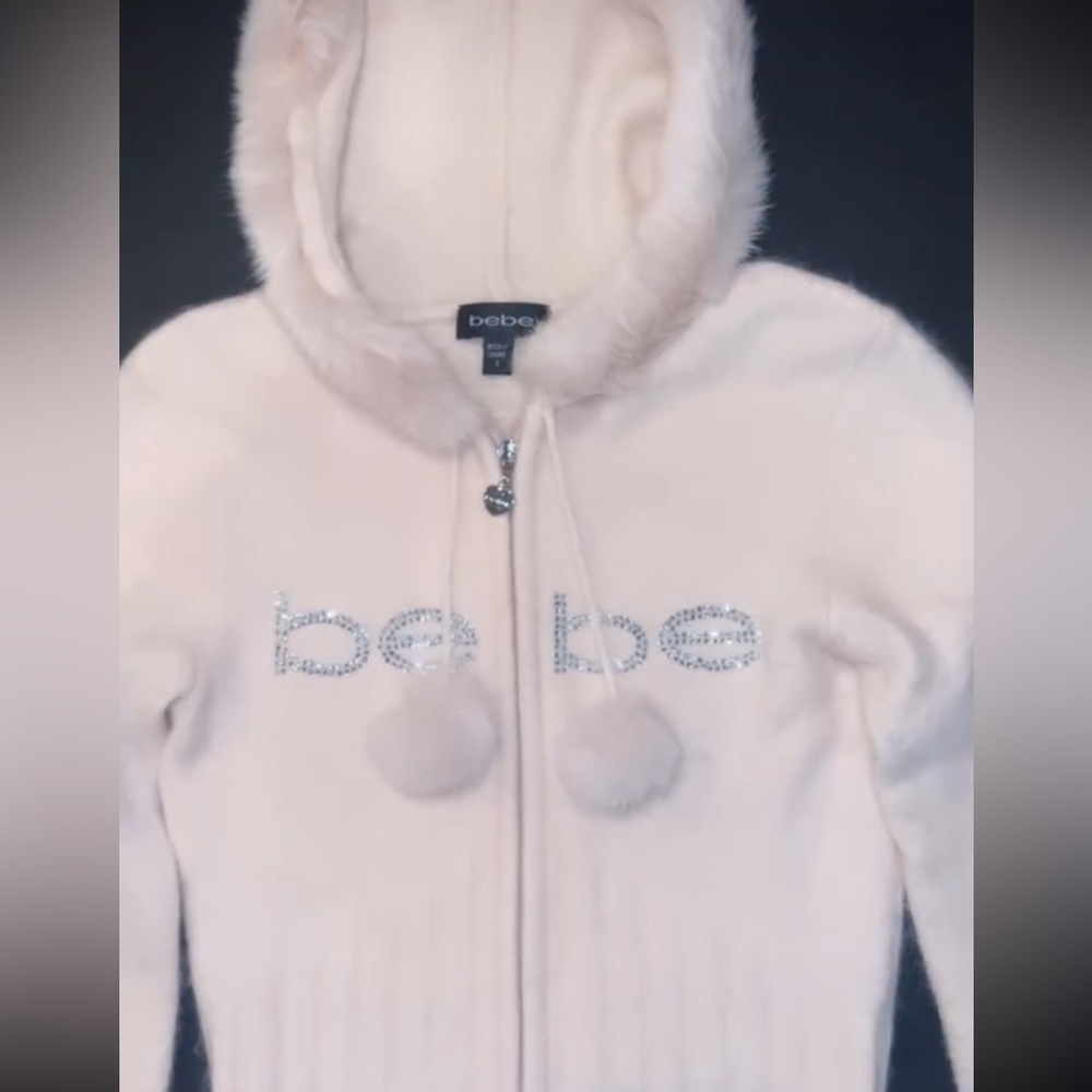 ISO in search of 📣📣 pom pom bebe sweaters 📣📣🙏🏻💎
